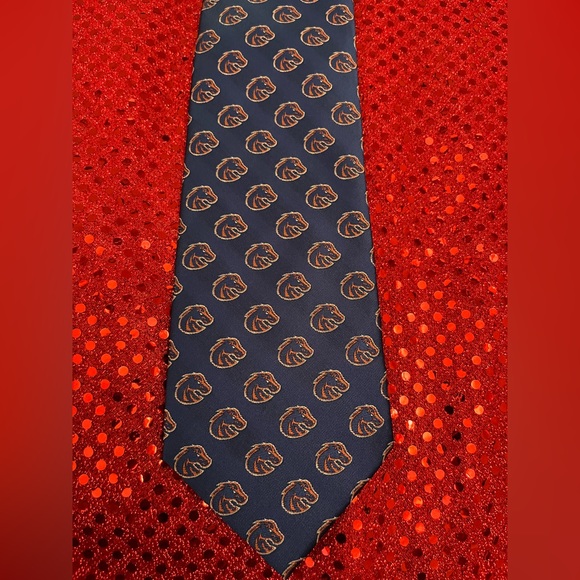 Donegal Bay Necktie - Picture 1 of 4